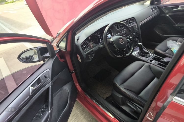 Volkswagen Golf 2018 car image #18