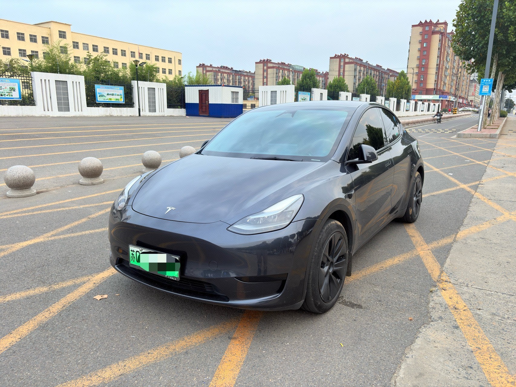 Tesla Model Y 2024 car image 