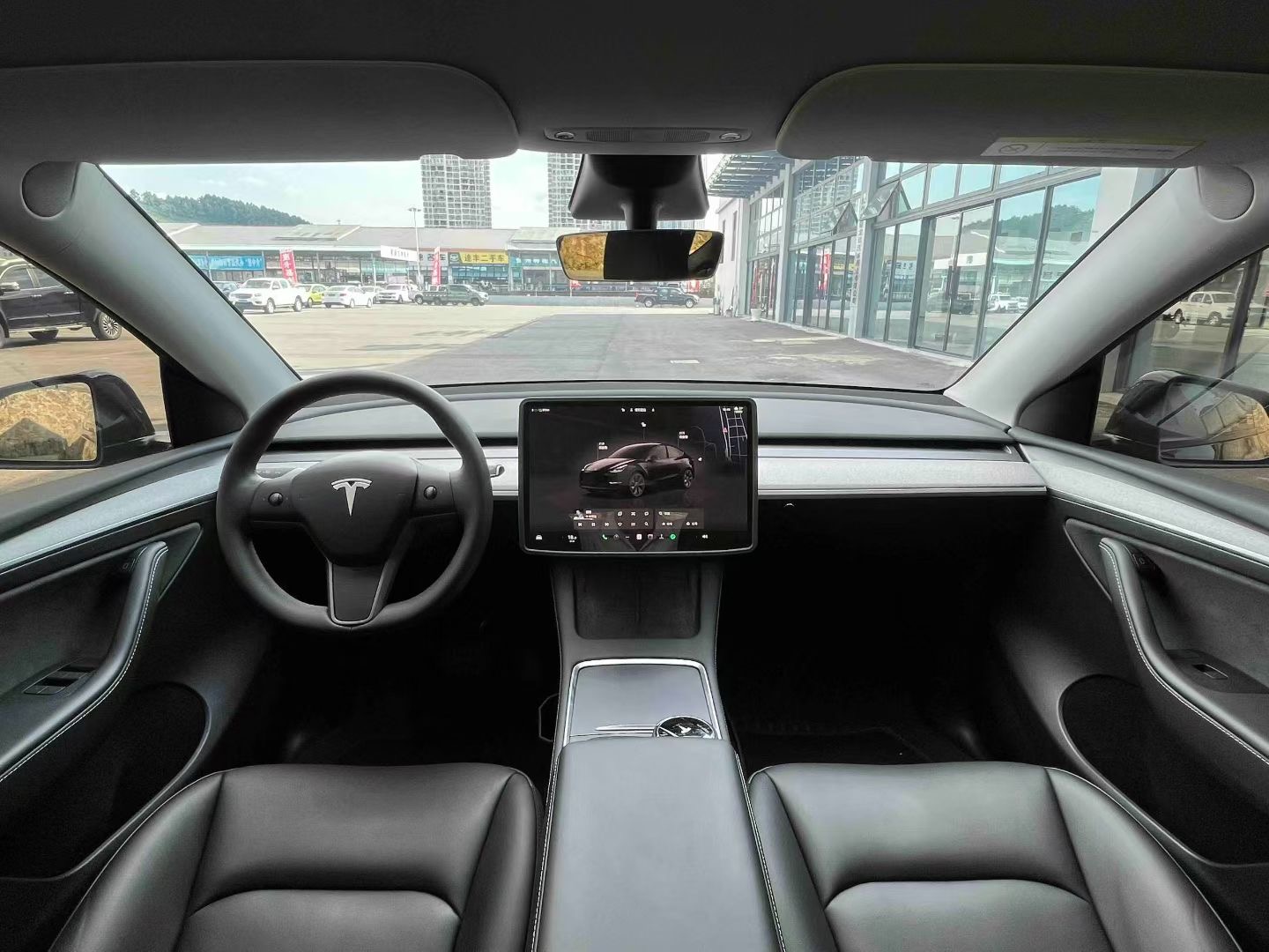Tesla Model Y 2024 #4 Tesla Model Y 2024 car image #4