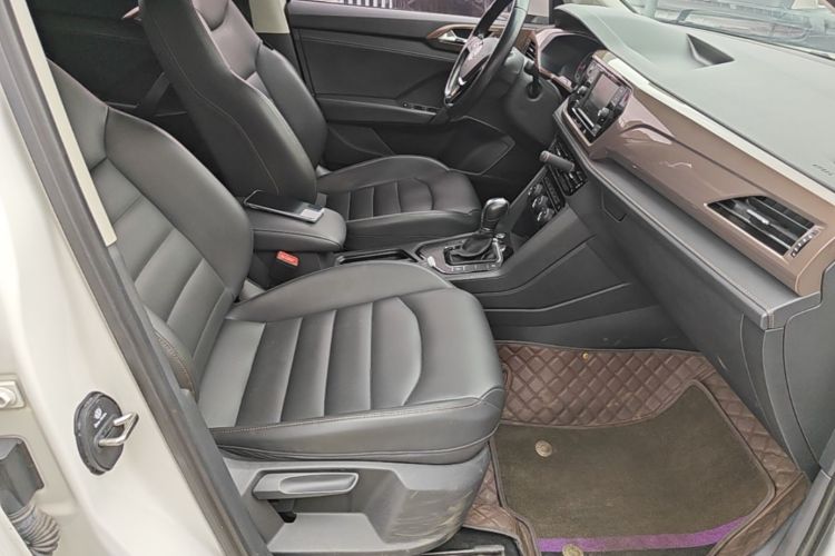 Volkswagen Tharu 2020 car image #24