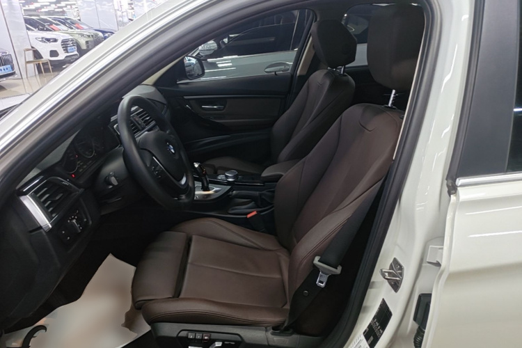 BMW 3 Series 2019 #15 BMW 3 Series 2019 car image #15