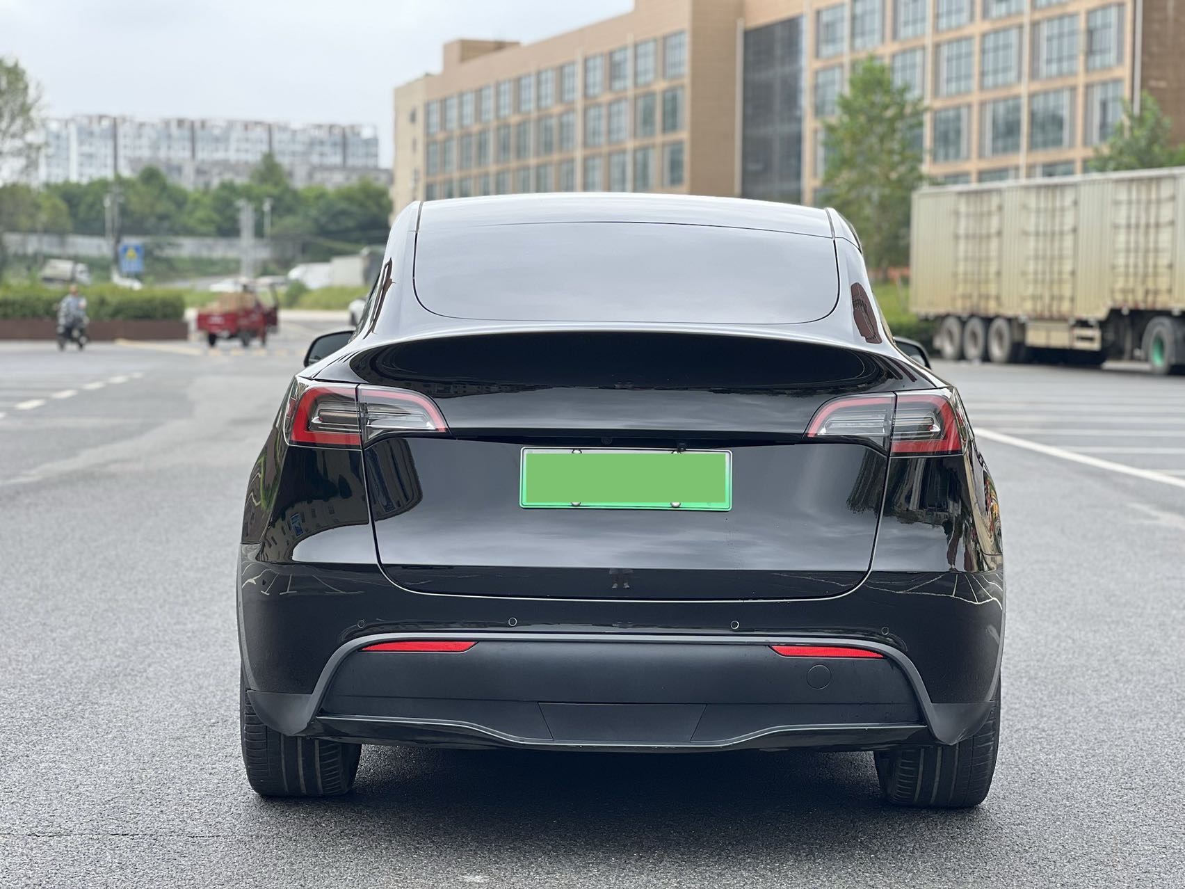 Tesla Model Y 2021 car image #8