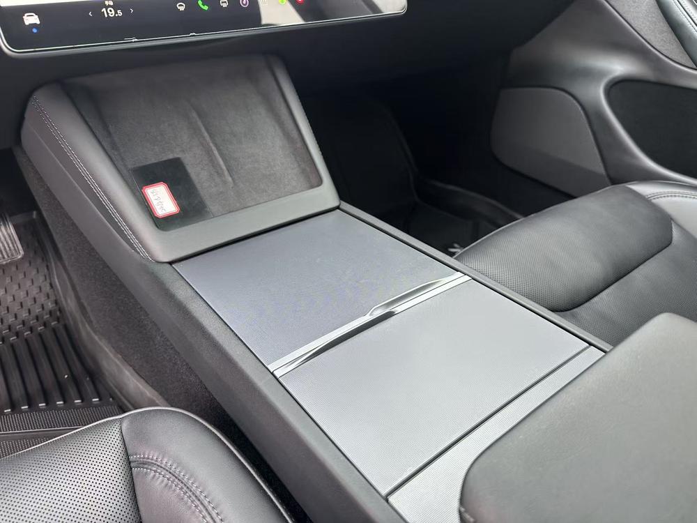 Tesla Model 3 2023 car image #15