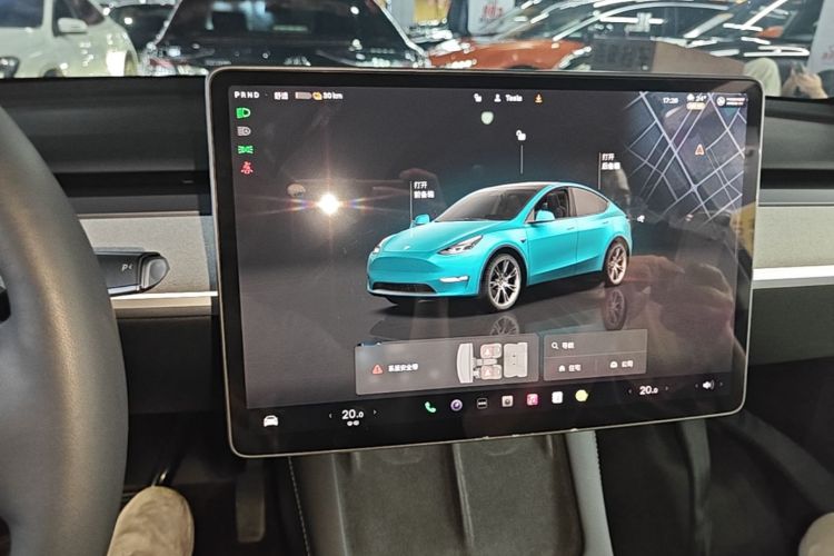 Tesla Model Y 2023 immagine di auto #13