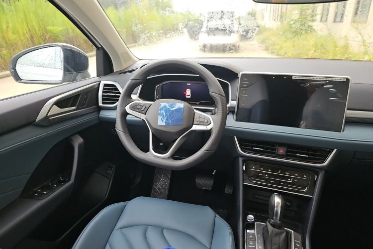 Volkswagen Tharu 2025 car image #11
