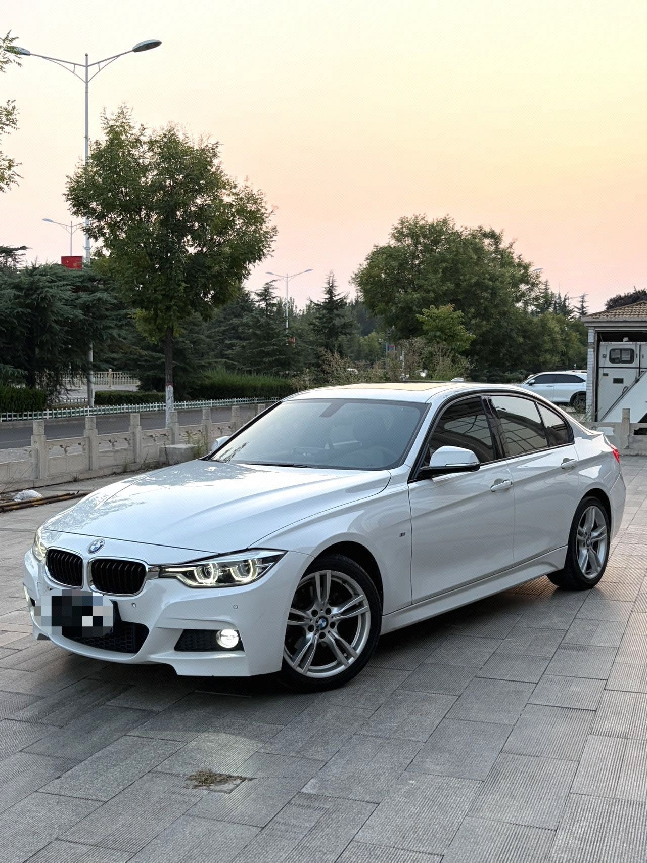 2017 2017 car image