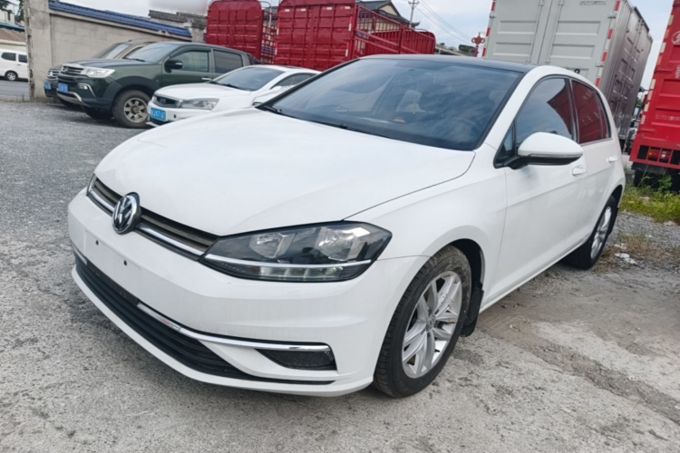 Volkswagen Golf 2018 car image #2
