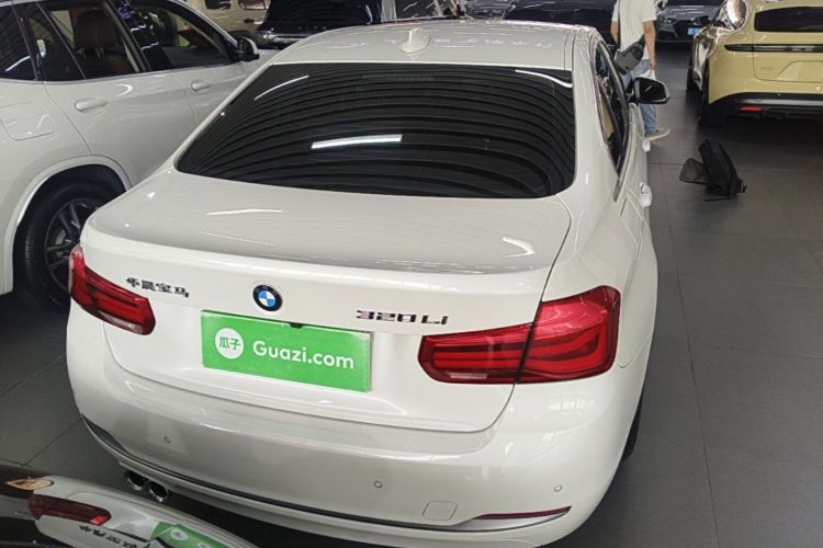 BMW 3 Series 2019 car image #4