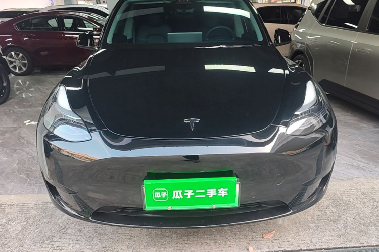 Tesla Model Y 2023 immagine di auto #3