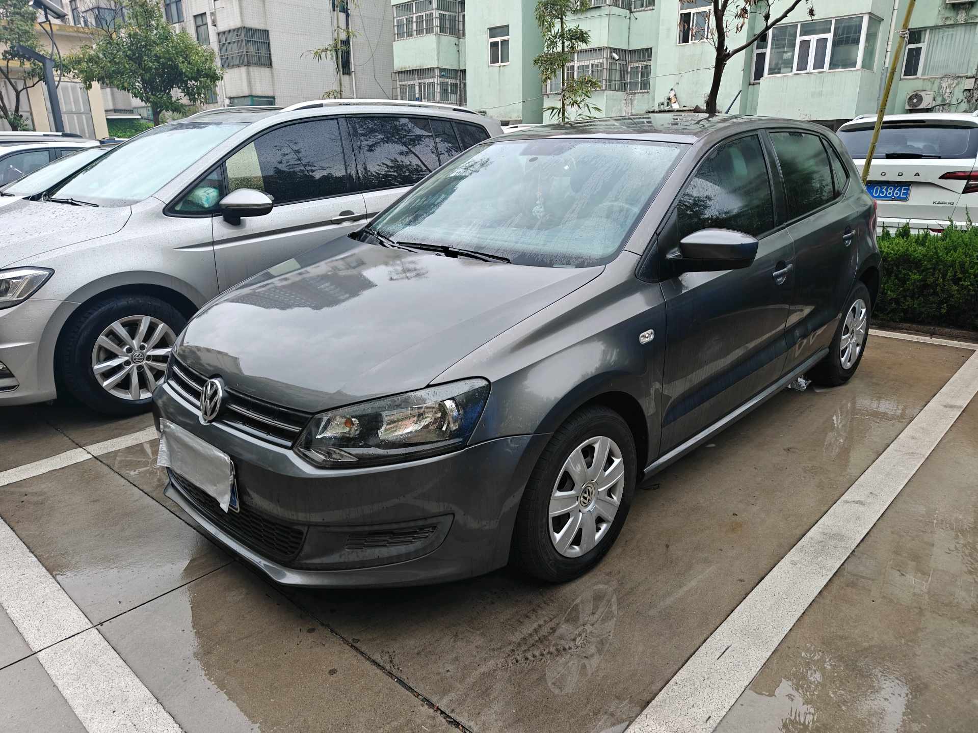 Volkswagen Polo 2012 Volkswagen Polo 2012 car image