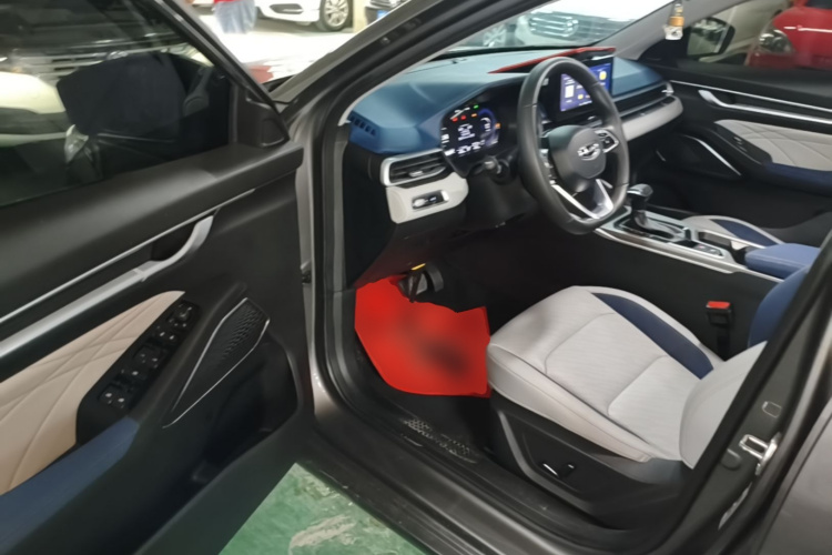 GEELY Emgrand 2022 car image #16