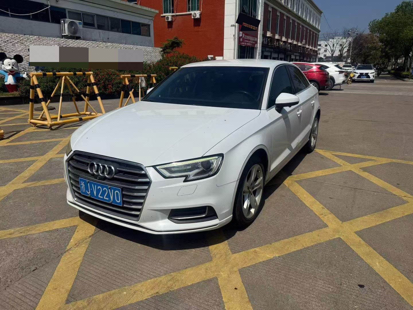 2019 immagine di auto 