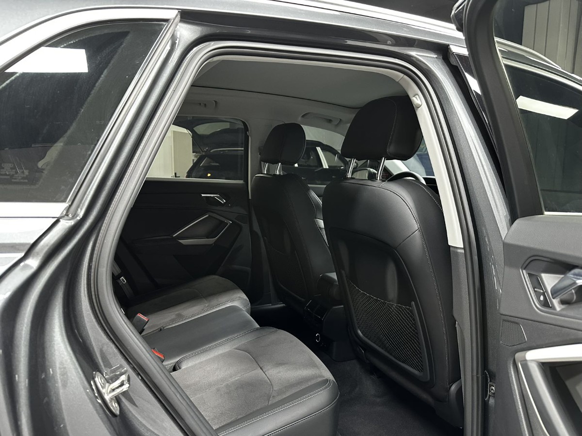 Audi Q3 2023 car image #6