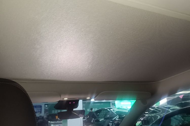 Tesla Model Y 2024 car image #18