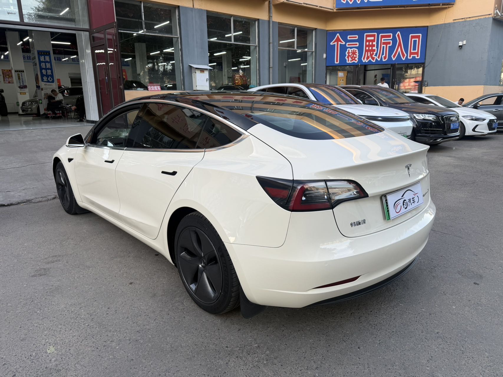Tesla Model 3 2020 car image #6