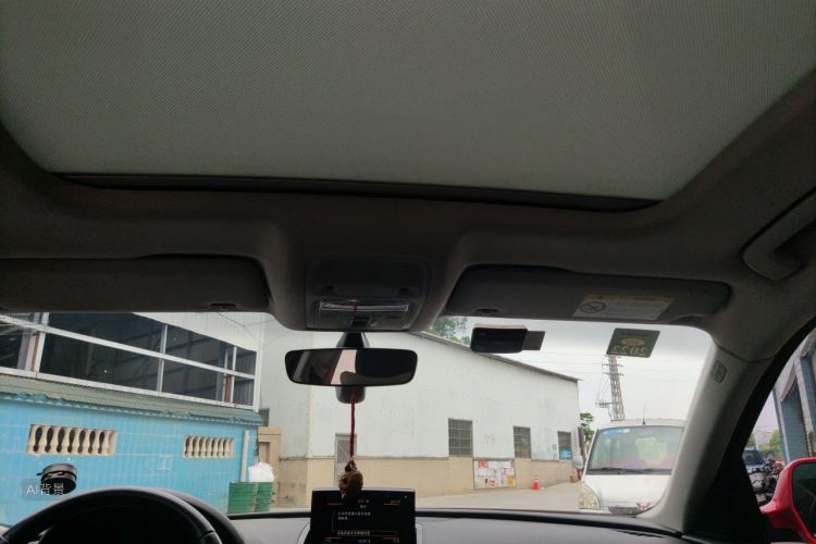 Audi Q3 2018 car image #20