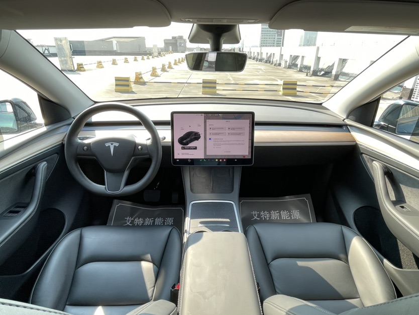 Tesla Model Y 2021 car image #7