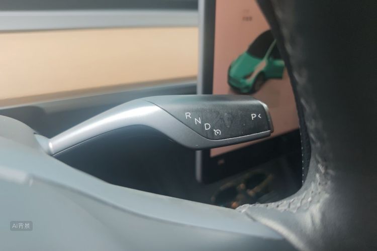 Tesla Model Y 2022 #16 Tesla Model Y 2022 car image #16