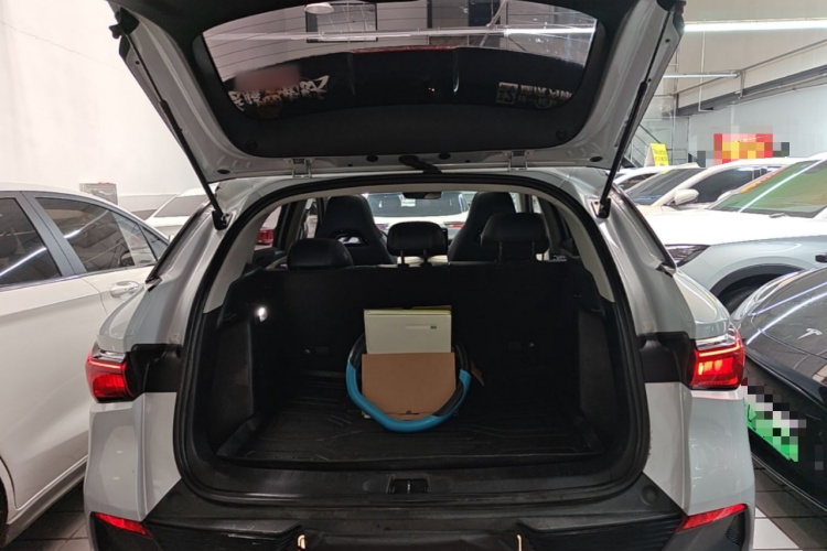BYD Yuan Plus 2023 immagine di auto #19