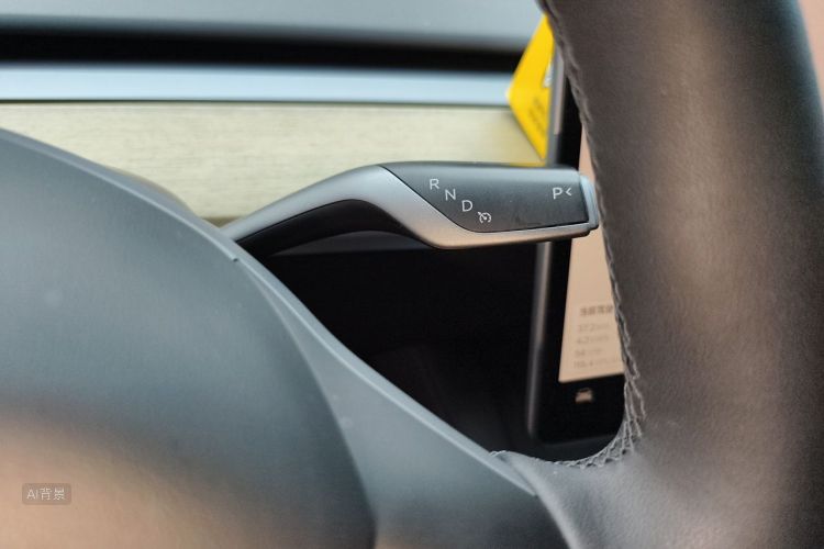Tesla Model Y 2023 immagine di auto #16