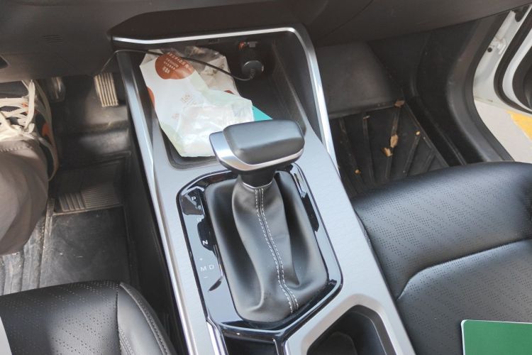 GEELY Emgrand 2022 #14 GEELY Emgrand 2022 car image #14