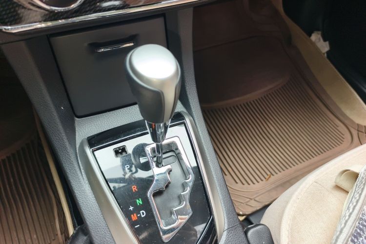 Toyota Corolla 2017 immagine di auto #14