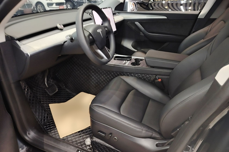 Tesla Model Y 2024 #15 Tesla Model Y 2024 car image #15