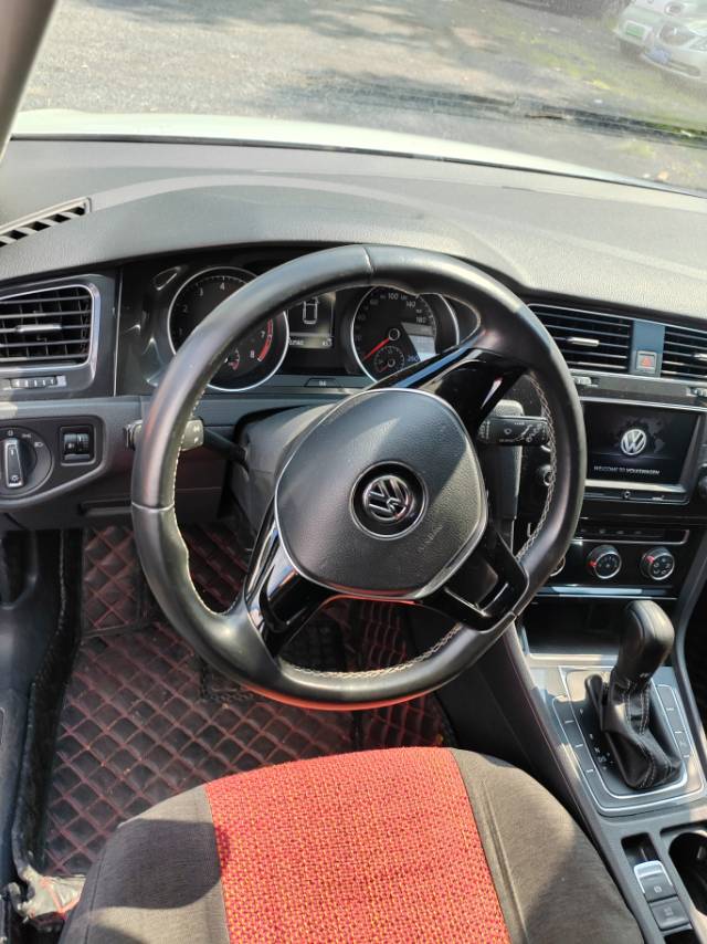 Volkswagen Golf 2017 car image #3