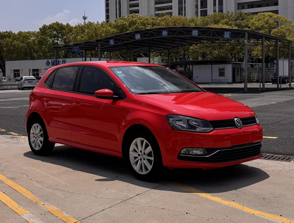 Volkswagen Polo 2014 car image #3