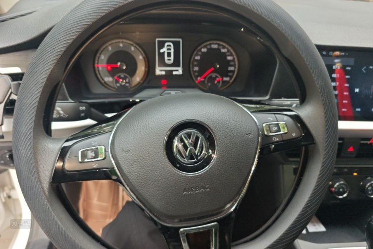 Volkswagen Lavida 2020 car image #12