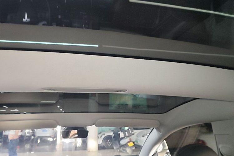 Tesla Model 3 2020 car image #18