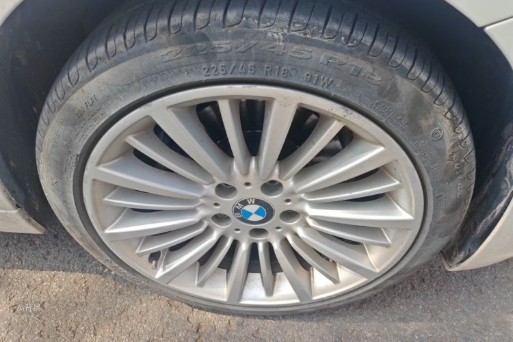 BMW 3 Series 2018 #9 BMW 3 Series 2018 immagine di auto #9