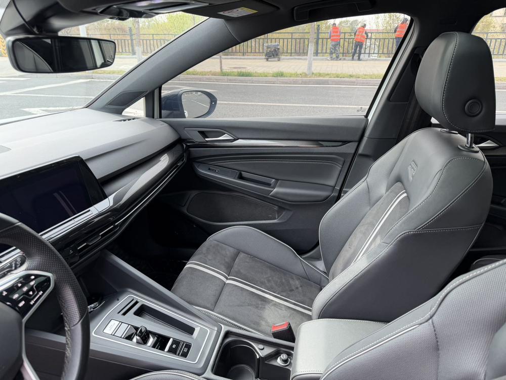 Volkswagen Golf 2022 car image #23