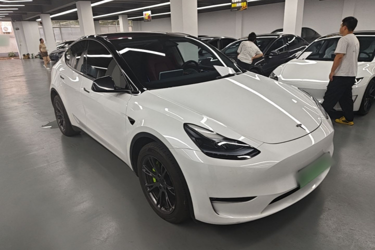 Tesla Model Y 2024 car image #4