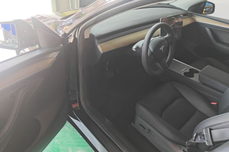 Tesla Model Y 2022 #16 Tesla Model Y 2022 car image #16