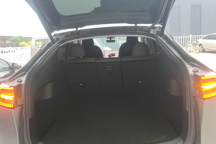 Tesla Model Y 2022 #19 Tesla Model Y 2022 car image #19
