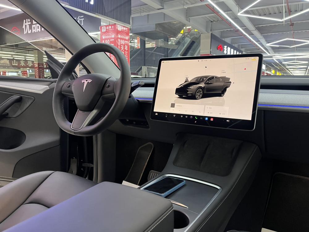Tesla Model Y 2024 #13 Tesla Model Y 2024 car image #13