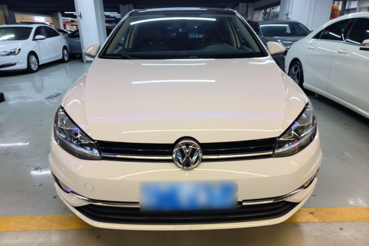 Volkswagen Golf 2020 car image #3