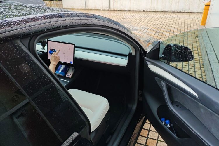 Tesla Model Y 2022 #21 Tesla Model Y 2022 car image #21