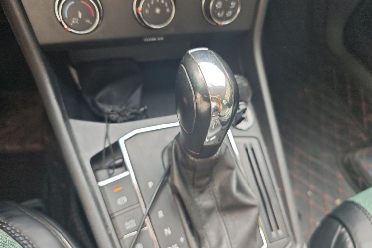 Volkswagen Lavida 2021 car image #14