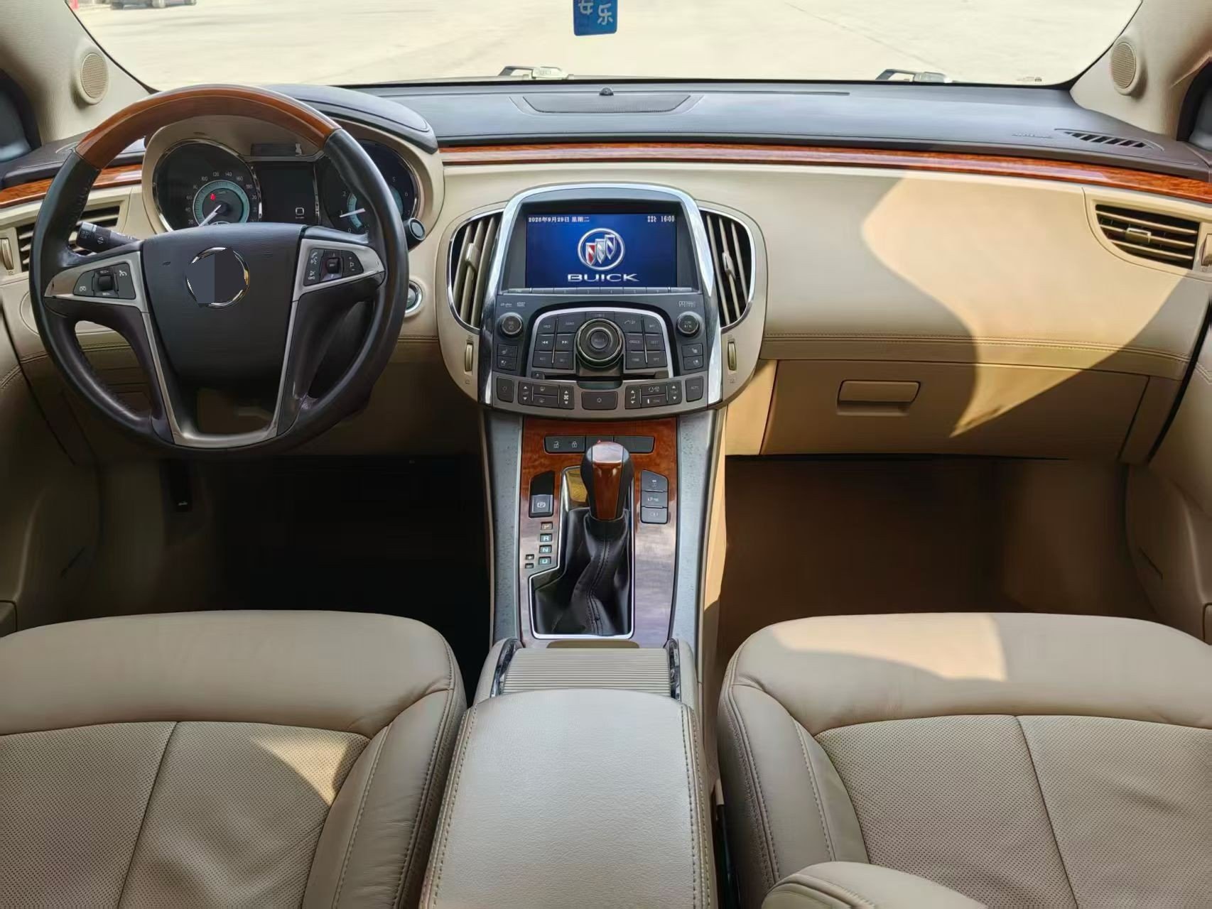 BYD Han 2023 #4 BYD Han 2023 car image #4