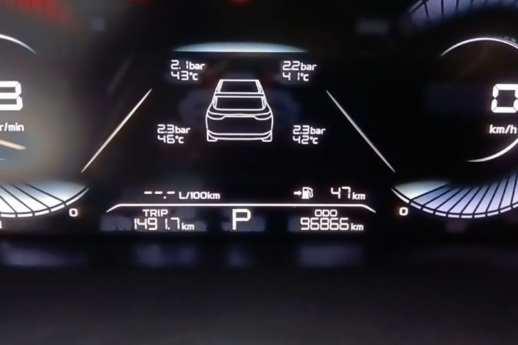 GEELY Emgrand 2022 car image #12