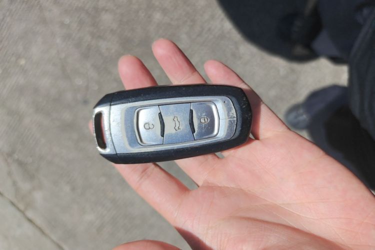 GEELY Emgrand 2016 car image #9