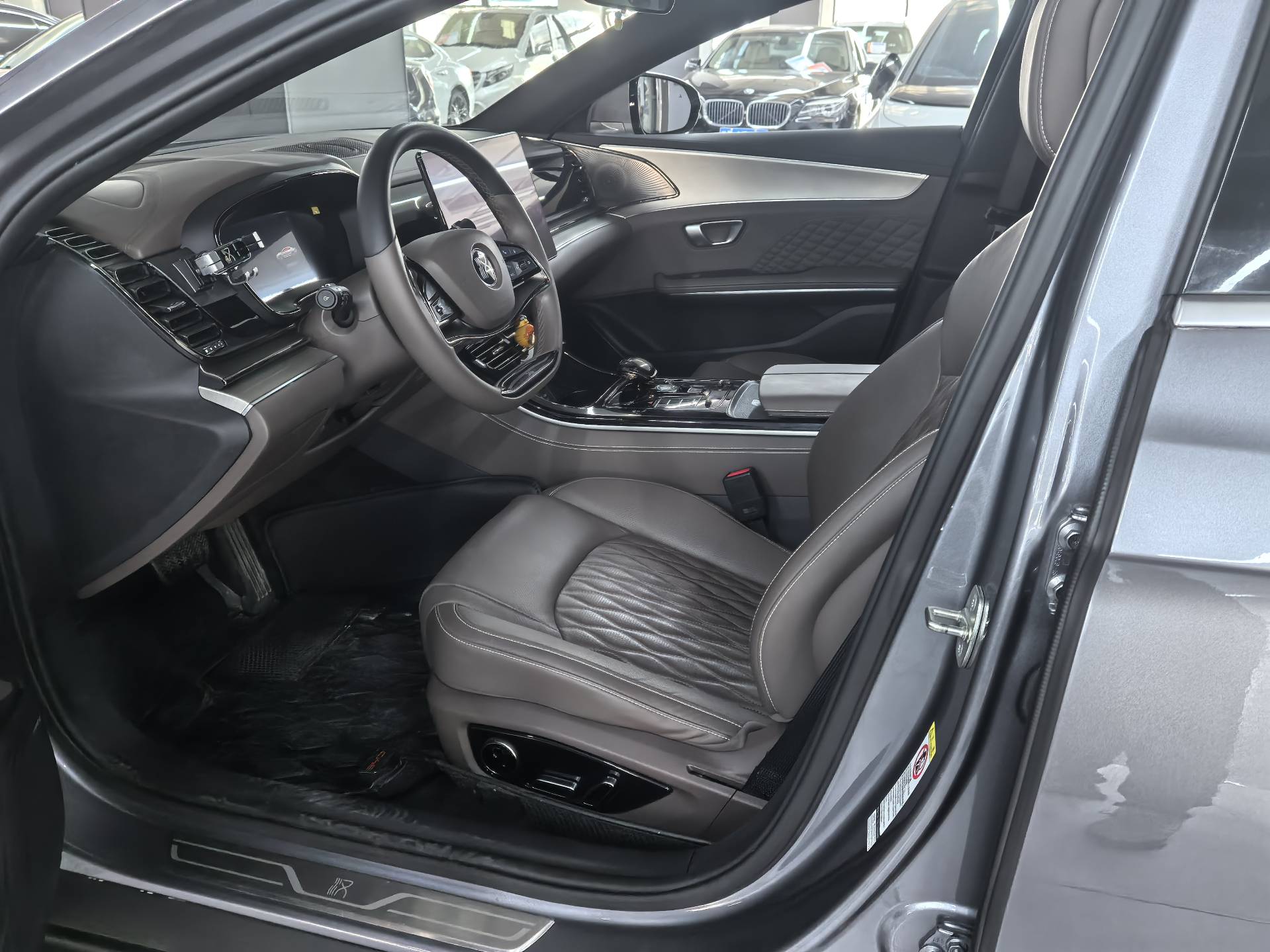 BYD Han 2023 #8 BYD Han 2023 immagine di auto #8