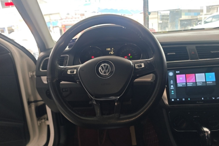 Volkswagen Lavida 2018 car image #11