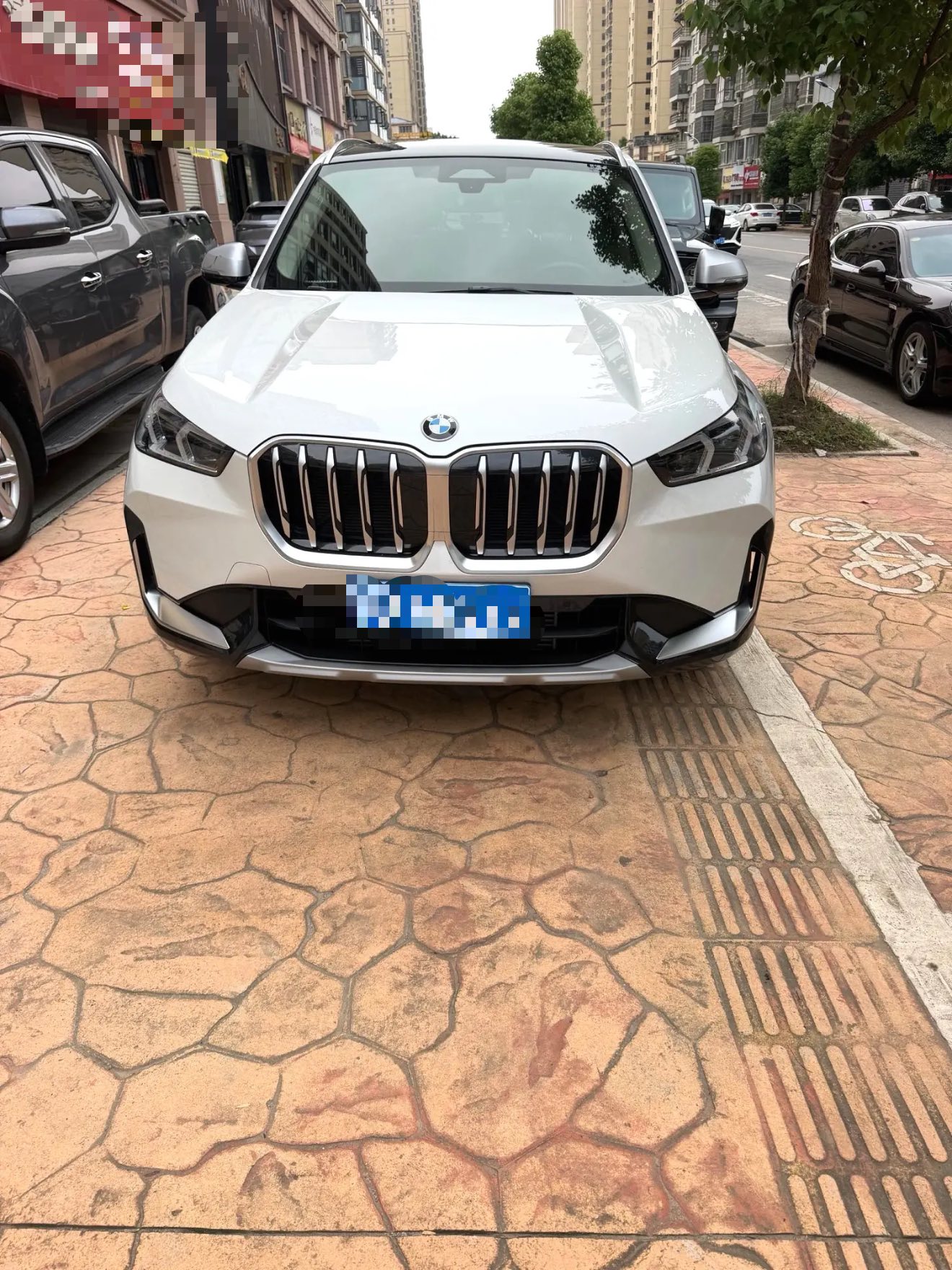 BMW X1 2023 car image #2