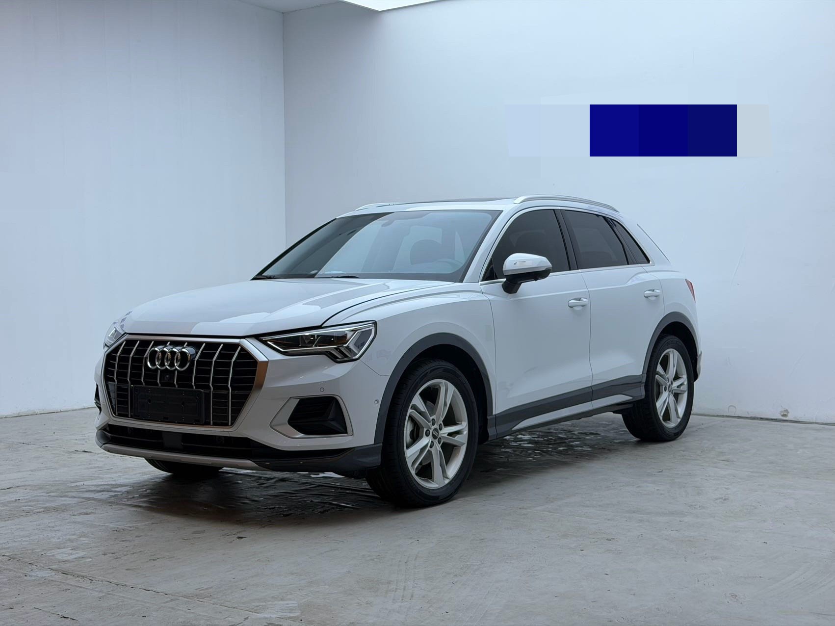 Audi Q3 2022 car image 
