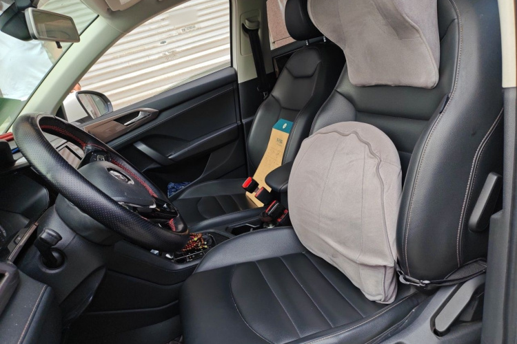 Volkswagen Tharu 2019 car image #19