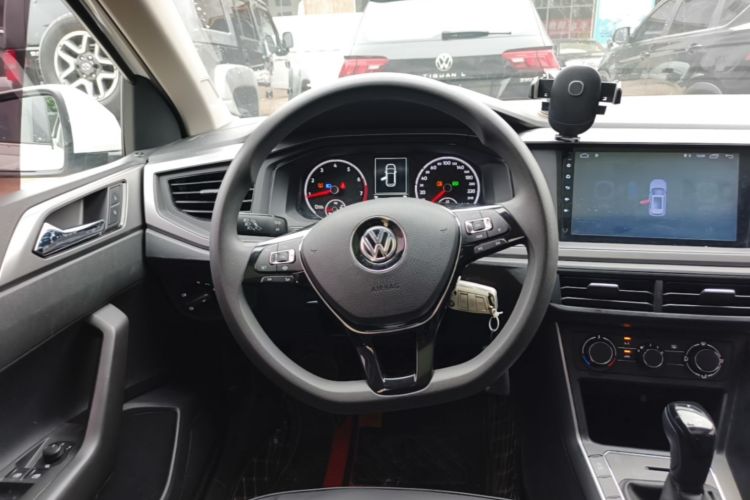 Volkswagen Polo 2020 car image #11