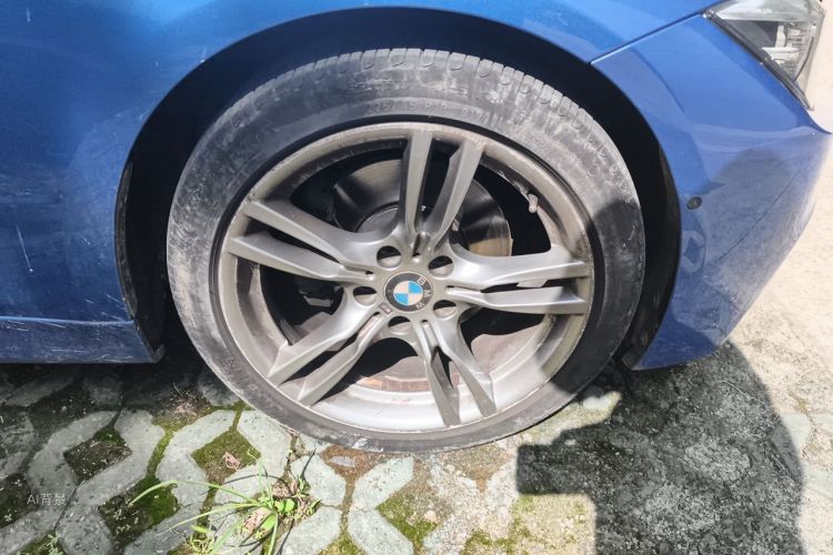 BMW 3 Series 2018 car image #9
